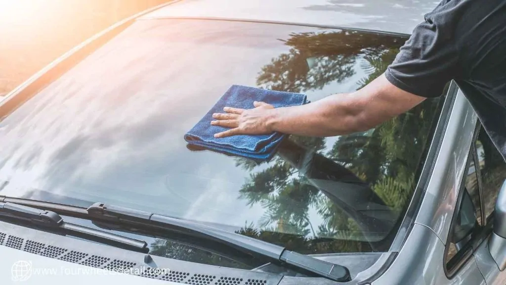 Step-by-Step Guide to Clean Car Windows Without Streaks